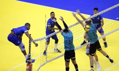 O Fiat/Minas conquistou nesta sexta-feira (6) a sua segunda vitória em duas rodadas da Superliga 2020/21. Em jogo disputado na Arena Minas Tênis Clube, o time da casa, comandado pelo cubano Escobar, derrotou o Vôlei UM Itapetininga, de virada, por 3 sets a 1, parciais de 22/25, 25/22, 25/21 e 25/22. O oposto estrangeiro desequilibrou a favor da equipe mineira colocando 23 bolas no chão, o maior pontuador da partida