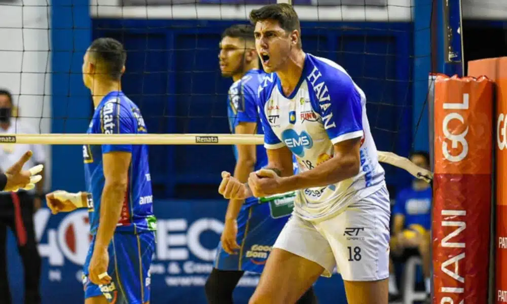 Vôlei Renata e EMS Taubaté Funvic se enfrentaram neste domingo (29) pela liderança da Superliga masculina 2020/21. Em partida realizada no ginásio Taquaral, em Campinas, os comandados do técnico Javier Weber venceram por 3 a 1, parciais de 25/18, 25/22, 22/25 e 25/23. No mesmo dia, mais cedo, o Fiat/Minas não tomou conhecimento do Vedacit Guarulhos e ganhou em sets diretos, séries de 25/21, 25/18 e 25/18