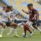 Flamengo e Palmeiras se enfrentam nesta quinta-feira (19) pelas quartas de final do Campeonato Brasileiro Sub-17. O jogo acontecerá às 15h, no estádio da Gávea, no Rio de Janeiro. Na primeira fase da competição, o Verdão terminou na liderança do Grupo A, com 22 pontos. Já a equipe Rubro-Negra acabou a etapa de classificação na quarta posição do B, com 16. Confira o ao vivo pelo OTD