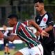 A 14ª rodada do Campeonato Brasileiro Sub-20 começou nesta quarta-feira (25) com nove partidas. No período da tarde, o Fluminense venceu o Vasco e assumiu a liderança, com 28 pontos, mesma pontuação que o Corinthians, segundo colocado. Botafogo, Internacional, Goiás e Sport também somaram três pontos na tabela. Já nos jogos noturnos, o Athletico goleou o Palmeiras, fora de casa, e subiu para a terceira posição, e o Vitória superou o Cruzeiro, também como visitante
