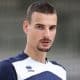 O levantador Simone Giannelli está com coronavírus. O jogador do Itas Trentino, time do brasileiro Lucarelli, sentiu alguns sintomas na terça-feira (17) e, por isso, realizou exame nesta quarta-feira (18), constatando o resultado positivo. Segundo as resoluções das autoridades sanitárias, o capitão da equipe e medalha de prata com a seleção italiana nos Jogos Olímpicos Rio-2016, de 24 anos, passará por um período de isolamento