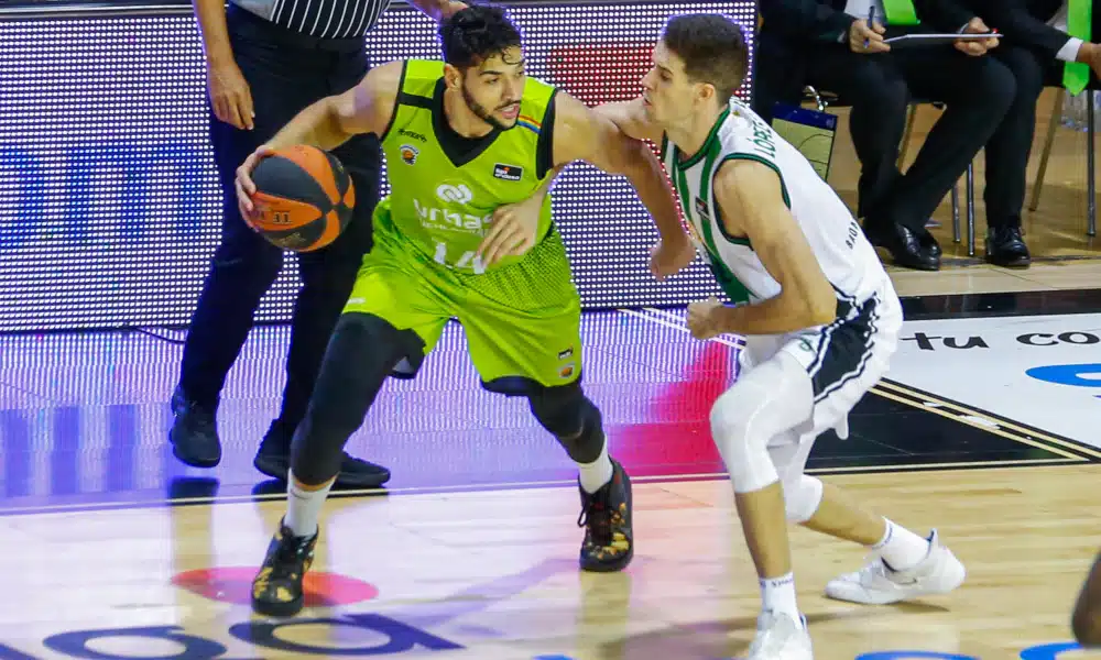 No confronto entre os alas brasileiros Leo Meindl e Vitor Benite, o segundo pontuou mais, mas o primeiro foi quem conquistou a vitória. Mesmo como visitante, o Urbas Fuenlabrada derrotou o Hereda San Pablo Burgos por 99 a 78. Ainda pela nona rodada do Campeonato Espanhol, a Liga ABC, o pivô Felipe dos Anjos perdeu com o RETAbet Bilbao Basket e o armador Marcelinho Huertas saiu de quadra derrotado com o Iberostar Tenerife.