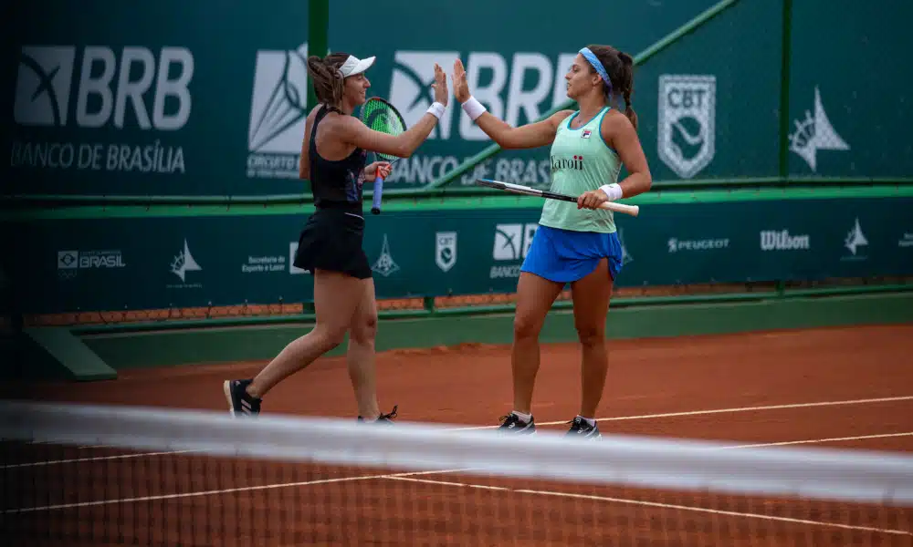 Os semifinalistas da Supercopa BRB de Tênis já estão definidos. Nesta quinta-feira (12), Carol Meligeni, Luisa Stefani, Ingrid Martins e Isabela Mercante se garantiram entre as mulheres. Já no masculino, as vagas entre os quatro melhores ficaram com Oscar Gutierrez, Daniel Dutra Silva, Igor Marcondes e Gustavo Heide. O evento está sendo realizado no Iate Clube de Brasília e os classificados para a final saem nesta sexta-feira (13)