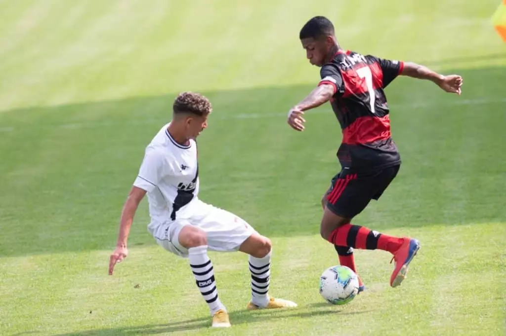 Vasco e Flamengo ficam no empate em 1 a 1