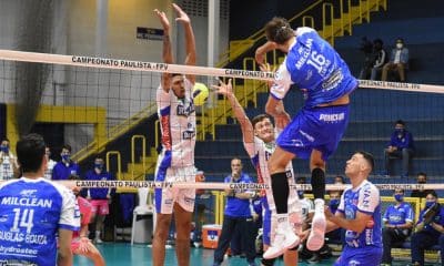 Vôlei Renata e EMS Taubaté Funvic jogam pela liderança da Superliga masculina 2020/21 no domingo (29), às 21h30. O confronto pela sétima rodada da competição será em Campinas, no ginásio Taquaral, e colocará frente a frente dois técnicos argentinos, já que o time comandado por Javier Weber, que é o líder com 18 pontos e único ainda invicto, visita a equipe dirigida por Horácio Dileo, vice-líder, com 15. Acompanhe ao vivo no OTD