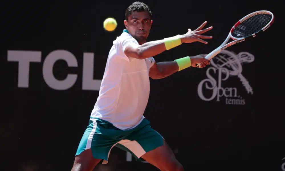 O saldo foi positivo para os tenistas brasileiros nesta terça-feira (24). Seis dos nove jogadores que disputaram a primeira rodada da chave principal do Challenger de São Paulo se garantiram na fase de oitavas de final. Thiago Monteiro, João Menezes, Thomaz Bellucci, Orlando Luz, Felipe Meligeni e Matheus Pucinelli se deram bem na abertura do torneio. Já Thiago Wild, João Lucas Reis Da Silva e João Sorgi foram eliminados