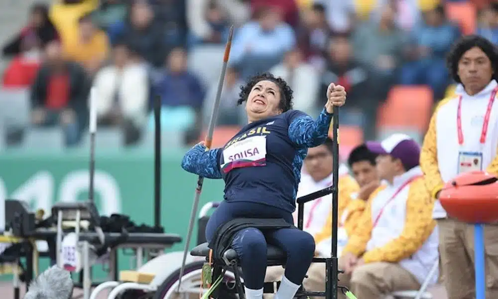 Poliana Sousa faz lançamento de dardo durante Parapan de Lima 2019 prata