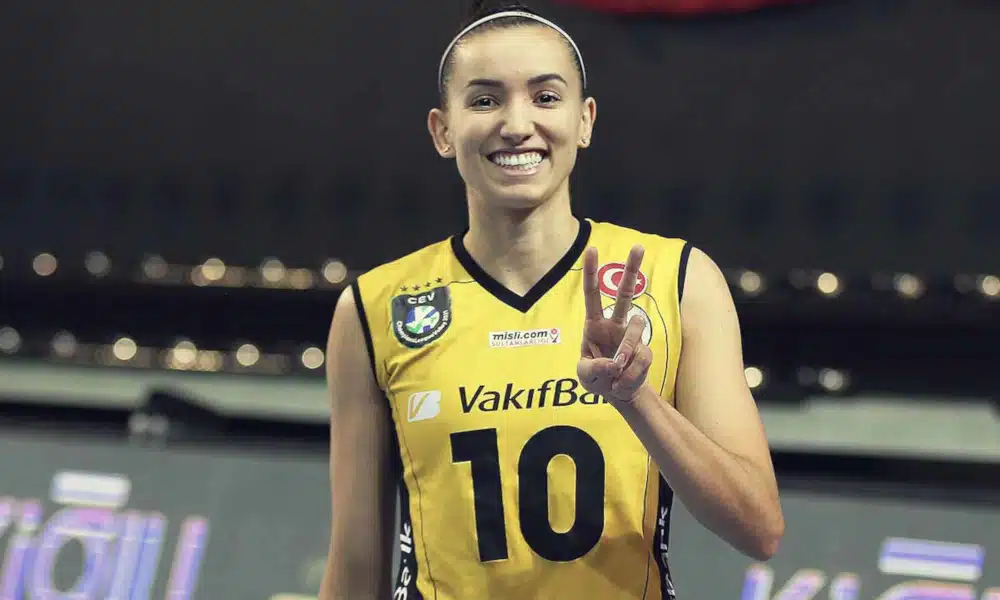 A programação desta quarta-feira (16) no vôlei europeu contou com 45 brasileiros em quadra, em especial, o campeão olímpico na Rio-2016, Éder Carbonera, e as jogadoras Gabi, presença constante na seleção brasileira, e Rosamaria, atleta com algumas convocações. Os dois primeiros ganharam os jogos com seus times, respectivamente, na Alemanha e Turquia. Já a oposto não conseguiu evitar o revés de sua equipe na Itália