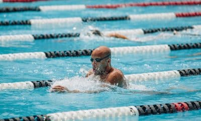 O nadador João Gomes Jr. está na reta final de sua preparação visando o Troféu Brasil de Natação, que será realizado de 9 a 13 de dezembro no Rio de Janeiro. O atleta capixaba, que representa o Pinheiros, entra na água neste último mês do ano de 2020 para manter sua hegemonia nos 100 m peito, prova que fica na primeira posição desde 2016. O evento acontecerá na piscina do Clube de Regatas Vasco da Gama.