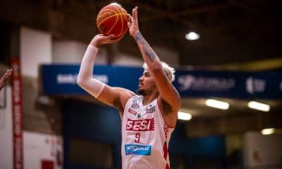 Após ser surpreendido pelo BRB/Brasília, o Sesi Franca se recuperou com vitória diante do KTO/Caxias do Sul em jogo pela temporada 2020/21 do NBB (Novo Basquete Brasil). Com 28 pontos, o ala-pivô Lucas Dias foi o cestinha da partida em que a equipe francana derrotou o rival por 84 a 81. O camisa 9 do time comandado pelo técnico Helinho deixou a quadra com 54,9% de aproveitamento nos arremessos. Sesi Franca x PAto