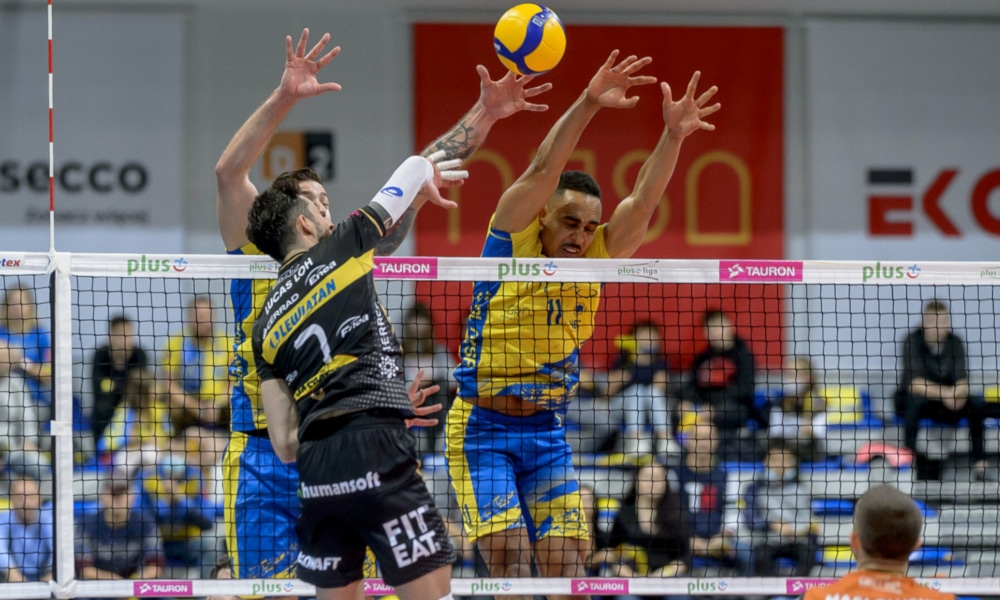 Seis jogadores brasileiros adentraram por ginásios na Europa nesta sexta-feira (11). Destaque para o ponteiro Lucas Lóh, atleta com títulos e convocações frequentes na seleção do Brasil. Além dele, que venceu com sua equipe na Polônia, o país teve Nati Martins triunfando na Romênia, Adriana Darthuy sofrendo revés na França e Victor Alcântara, Daniel Maciel e Gabriel Ferreira Garcia celebrando na Áustria