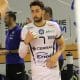 O ponteiro Lucas Lóh viveu uma terça-feira (29) que fará questão de esquecer. Além da atuação discreta, deixando a quadra zerado, o brasileiro não conseguiu impedir o revés do Czarni Radom na Liga Polonesa de vôlei masculino (PlusLiga). Jogando como mandante, o PGE Skra Bełchatów não tomou conhecimento do adversário e aplicou 3 sets a 0, parciais de 27/25, 25/22 e 25/12