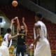 Fortaleza Basquete Cearense e Mogi das Cruzes fizeram um jogo isolado pela temporada 2020/21 do NBB (Novo Basquete Brasil) nesta segunda-feira (14). A partida, disputado no ginásio Hugo Ramos, foi equilibrada e as equipes se alternaram na frente do placar, mas, no final, o time dirigido pelo técnico Guerrinha ganhou por 88 a 85 com um arremesso certeiro de três pontos do ala Fabrício nos segundos finais