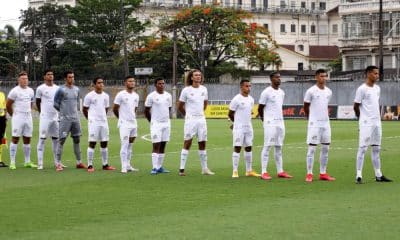 Santos e Palmeiras se enfrentam neste domingo (6) pela 17ª rodada do Campeonato Brasileiro Sub-20. Após 16 jogos, os Meninos da Vila aparecem na 20ª e última colocação, com apenas 11 pontos. Do outro lado do duelo, o Verdão está em sétimo lugar, com 24, portanto, dentro dos oito melhores que avançam para as quartas de final da competição. A partida será no estádio Ulrico Mursa, em Santos, às 15h. Assista ao vivo pelo OTD!