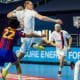 O Barcelona, de Thiagus Petrus, está na final da Champions League 2019/20 de handebol masculino. Nesta segunda-feira (28), o time do brasileiro superou o PSG, da França, na semifinal. No outro jogo do Final Four, os alemães do THW Kiel precisaram da prorrogação para vencerem o time de Rogério Moraes, o Telekom Veszprém, da Hungria. A fase decisiva está sendo disputada na Arena Lanxess, em Colônia, na Alemanha.