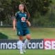 Hegemônico no futebol feminino europeu, o Lyon é o atual pentacampeão da UEFA Champions League e, no total, soma sete conquistas da competição. É para esse clube vitorioso que vai a meia Angelina, se tornando a primeira brasileira da história a vestir a camisa do time francês. A jogadora, que defendeu o Palmeiras em 2020, está com 20 anos e acertou contrato de três temporadas. Os termos financeiros não foram divulgados.