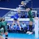 O Brasília Vôlei conquistou uma importante vitória nesta terça-feira (19) em jogo isolado da Superliga feminina 2020/21. Do outro lado, o São Caetano segue sem pontos e triunfos na competição. O confronto, válido pela quarta rodada do returno, aconteceu no ginásio Lauro Gomes, no ABC Paulista. Mesmo como visitante, a equipe candanga marcou 3 sets a 1, parciais de 25/11, 25/18, 22/25 e 25/5, em 1h37min.