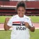 Carla Nunes está de casa nova. Na verdade, a atacante, artilheira do Campeonato Brasileiro Feminino A-1 de 2020 pelo Palmeiras, com 12 gols, regressa ao São Paulo, clube em que atuou em 2015. A jogadora firmou contrato de uma temporada e é o sexto reforço do Tricolor para as competições de 2021. Essa será a segunda passagem da atleta de 29 anos na equipe do Morumbi.