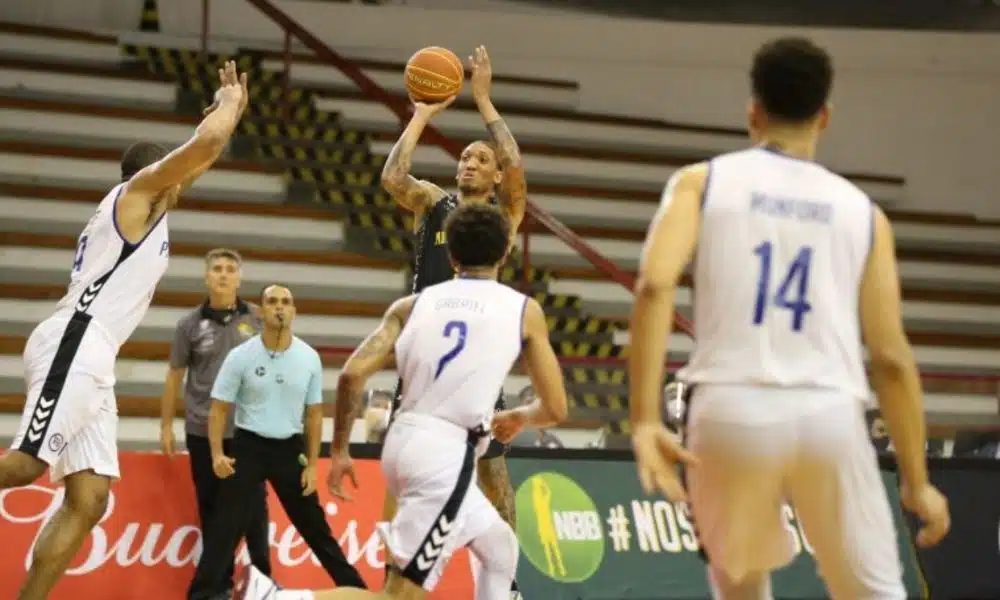 Dominique Coleman Mogi x Pinheiros NBB