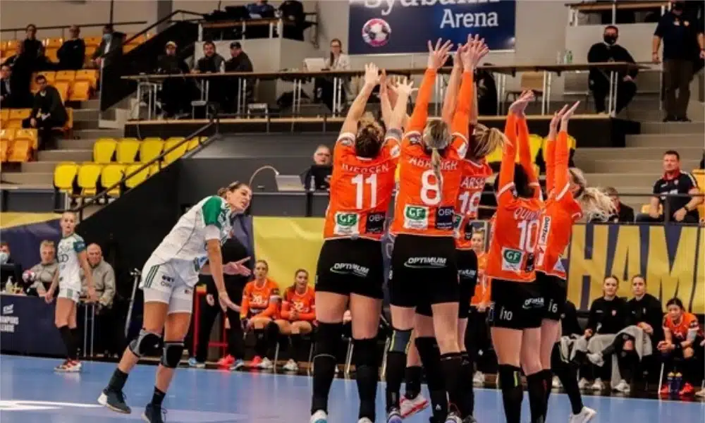 Duda Amorim - Jéssica Quintino - Babi Arenhart - Champions League