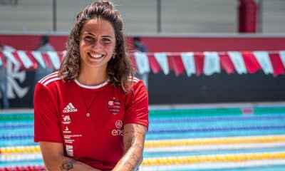 O Flamengo anunciou nesta semana duas contratações para sua equipe de natação. Depois de divulgar a chegada Larissa Oliveira, campeã mundial e maior medalhista do Brasil em Jogos Pan-americanos com dez pódios, o clube Rubro-Negro informou que Gabi Roncatto assinou contrato e nadará pelo clube em 2021. De acordo com a atleta, de 22 anos, o desejo de participar dos Jogos Olímpicos de Tóquio pesou na decisão