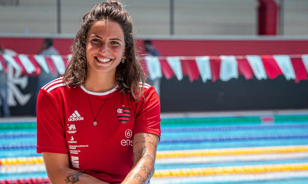 O Flamengo anunciou nesta semana duas contratações para sua equipe de natação. Depois de divulgar a chegada Larissa Oliveira, campeã mundial e maior medalhista do Brasil em Jogos Pan-americanos com dez pódios, o clube Rubro-Negro informou que Gabi Roncatto assinou contrato e nadará pelo clube em 2021. De acordo com a atleta, de 22 anos, o desejo de participar dos Jogos Olímpicos de Tóquio pesou na decisão