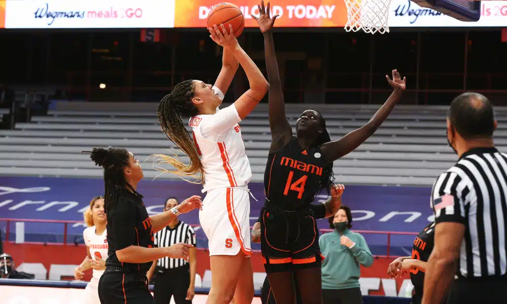 Sete jogadores brasileiros do basquete entraram em quadra neste domingo (17) e esse número aumenta se somarmos aos jogos do sábado. E duas jovens do país ganharam seus jogos pela NCAA (Liga Universitária Feminina). Destaques para a pivô Kamilla Cardoso, de 19 anos e do Syracuse 99, e para a armadora Izabela Nicoletti, de 21 anos e do Florida State. Porém, tivemos atletas do Brasil jogando na Espanha e em Portugal.