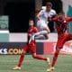 Palmeiras e Athletico-PR abriram a fase de quartas de final da Copa do Brasil Sub-17 nesta terça-feira (5). Em jogo disputado no estádio Allianz Parque, o Verdão saiu de campo com uma pequena vantagem ao bater o Furacão por 3 a 2, gols marcados pelo meio-campista Pedro Lima, os dois primeiros, e pelo zagueiro Michel. O segundo confronto entre os times será no sábado (9), às 14h, no CT do Caju, em Curitiba.