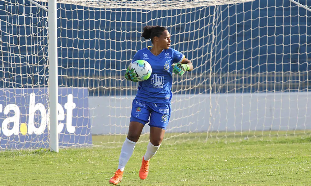 Perto de completar 50 jogos pelo São José, goleira Zany renova para a temporada 2021