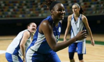 clarissas dos santos izmit basquete turquia duplo-duplo