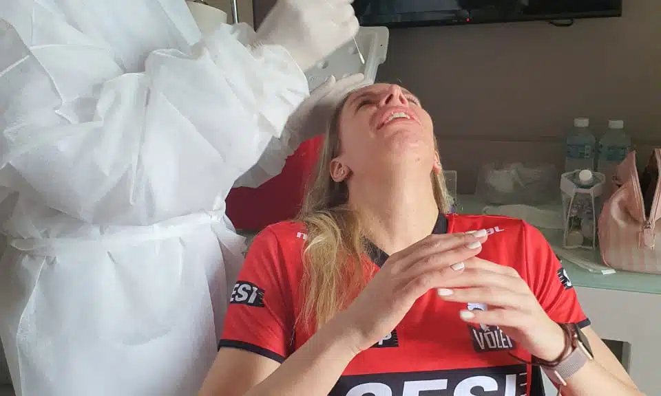 Dobriana Rabazhieva Vôlei Bauru exame Covid-19