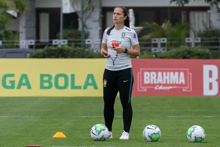 Simone Jatobá convocação Seleção Sub-17 de futebol feminino