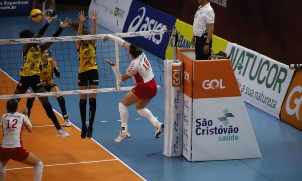 Tandara ataca Osasco x Praia Superliga