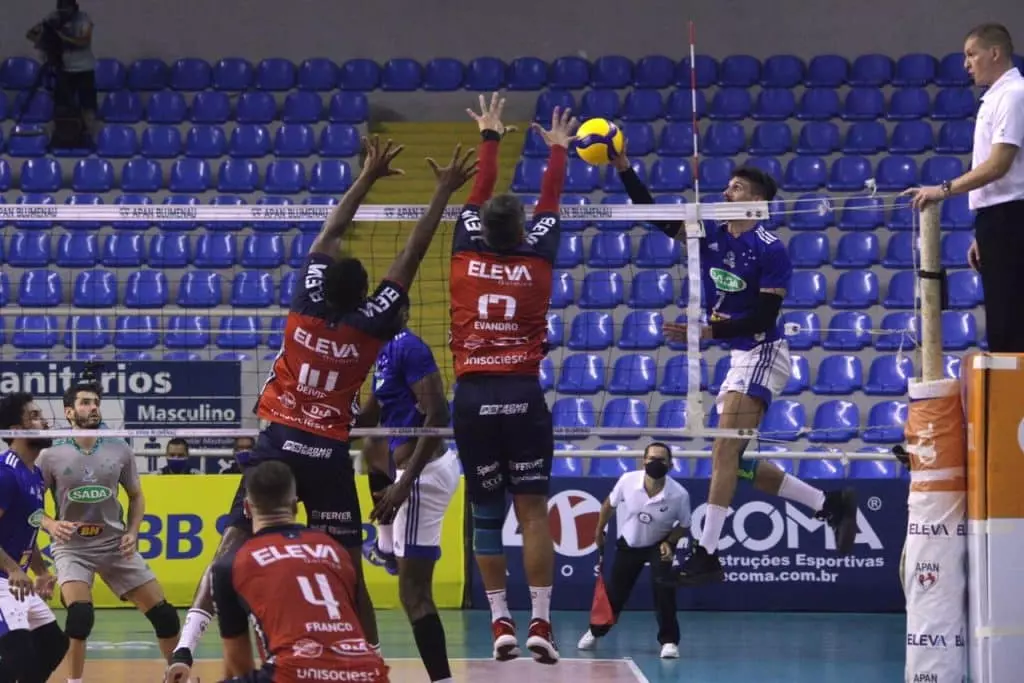 cruzeiro blumenau superliga