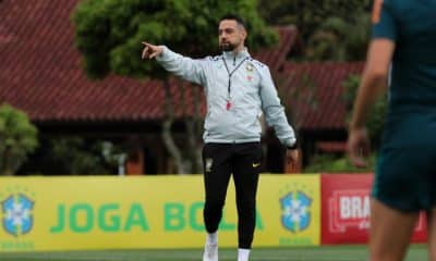 jonas arias técnico seleção brasileira sub-20 de futebol feminino