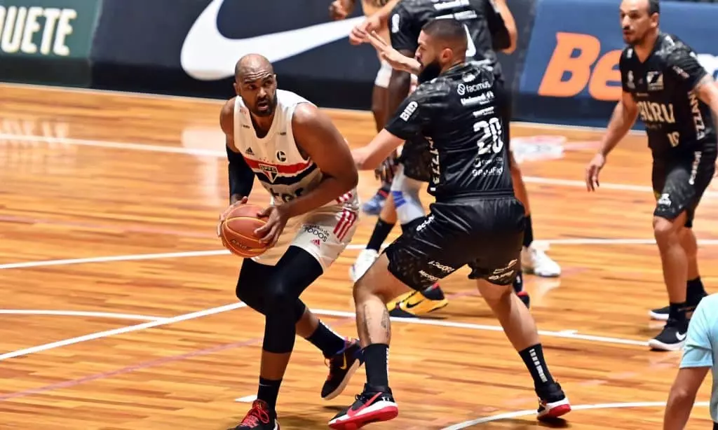 Lucas Mariano São Paulo Bauru Basket NBB basquete masculino