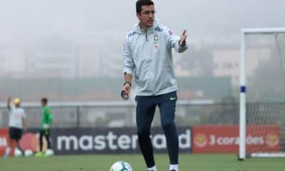 paulo victor gomes técnico da seleção sub-17 de futebol masculino