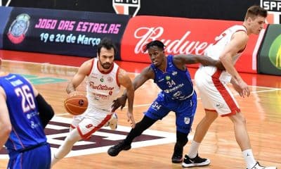 Deryk passa por Barnes na vitória do Paulistano sobre a Unifacisa pelo NBB
