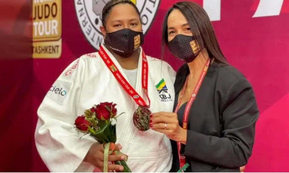 beatriz souza medalha de prata grand slam de tashkent