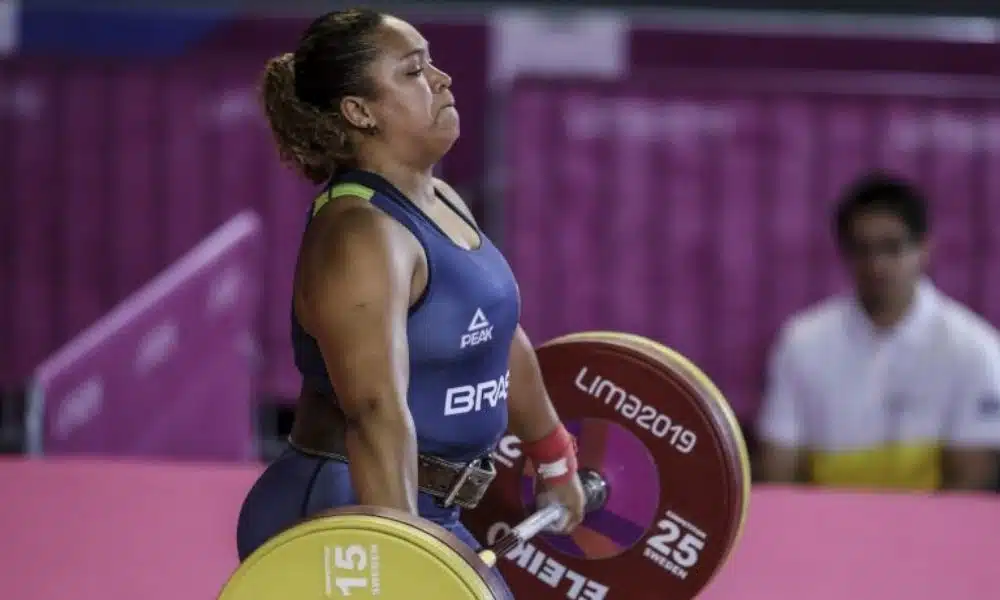 Jaqueline Ferreira relembra início no atletismo e desafio da professora