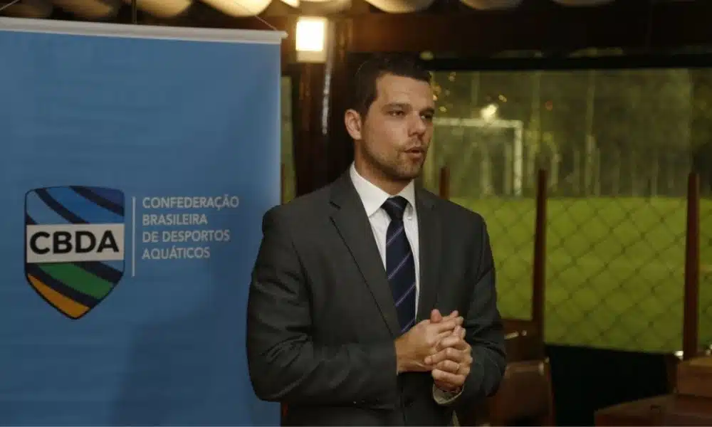 Eduardo Fischer deixa o cargo de diretor de natação da CBDA