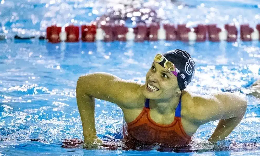 Carol Santiago fica perto do recorde mundial