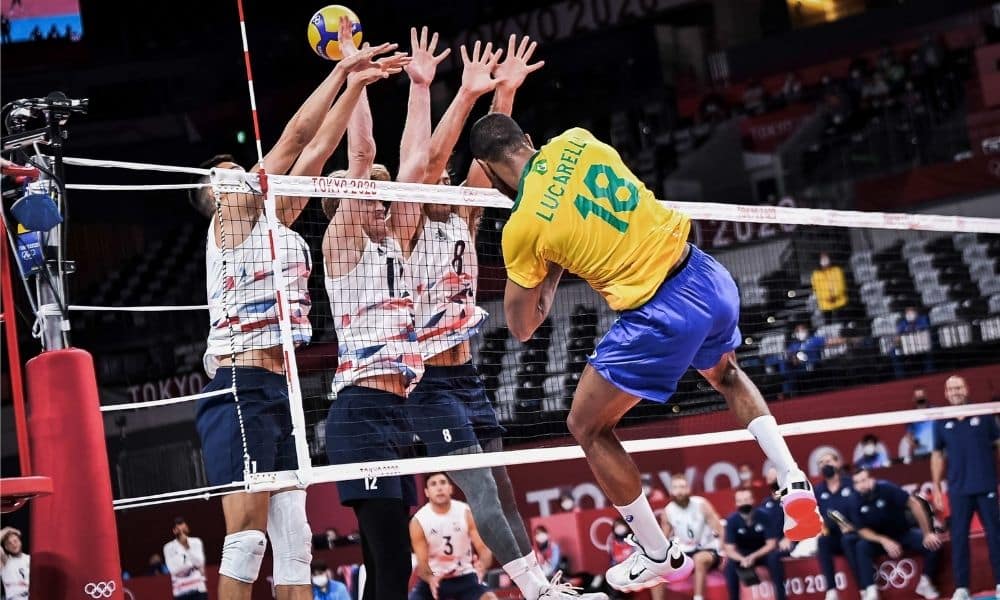 Lucarelli Brasil x Estados Unidos vôlei masculino Jogos Olímpicos. Tóquio 2020