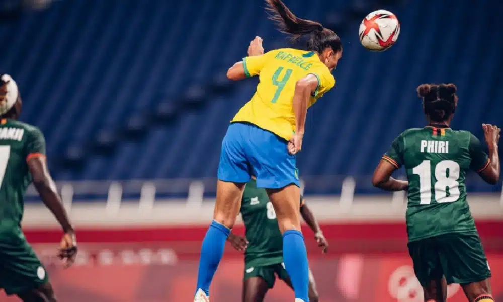 Rafaelle em ação pela Seleção, na vitória por 1 a 0 sobre Zâmbia, pelos Jogos Olímpicos de Tóquio 2020