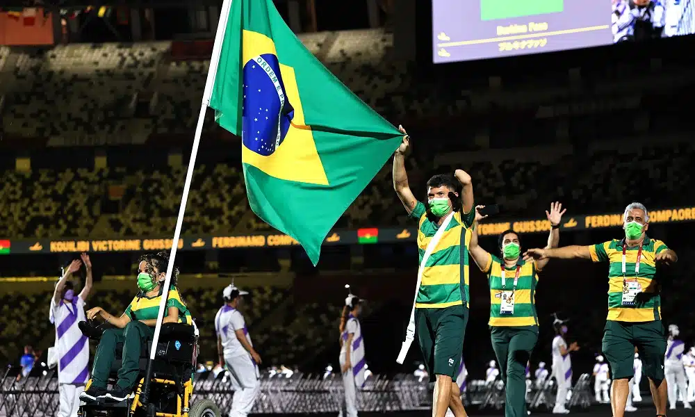 Evelyn Oliveira e Petrúcio Ferreira abertura dos jogos paralímpicos de tóquio 2020