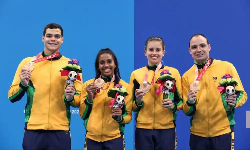 Gabriela Bandeira, Ana Karolina Soares, Débora Carneiro e Felipe Vila Real Revezamento 4 x 100 m misto S14 Jogos Paralímpicos Tóquio 2020