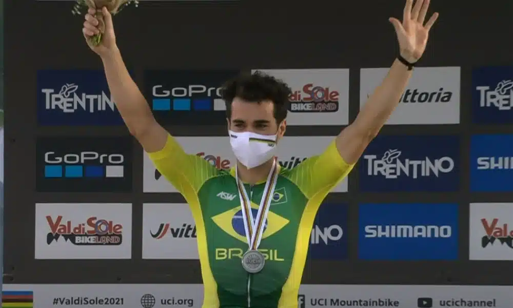 Henrique Avancini, Luiz Henrique Cocuzzi e Ulan Galinski disputaram o a final do XCC no Mundial de Mountain Bike