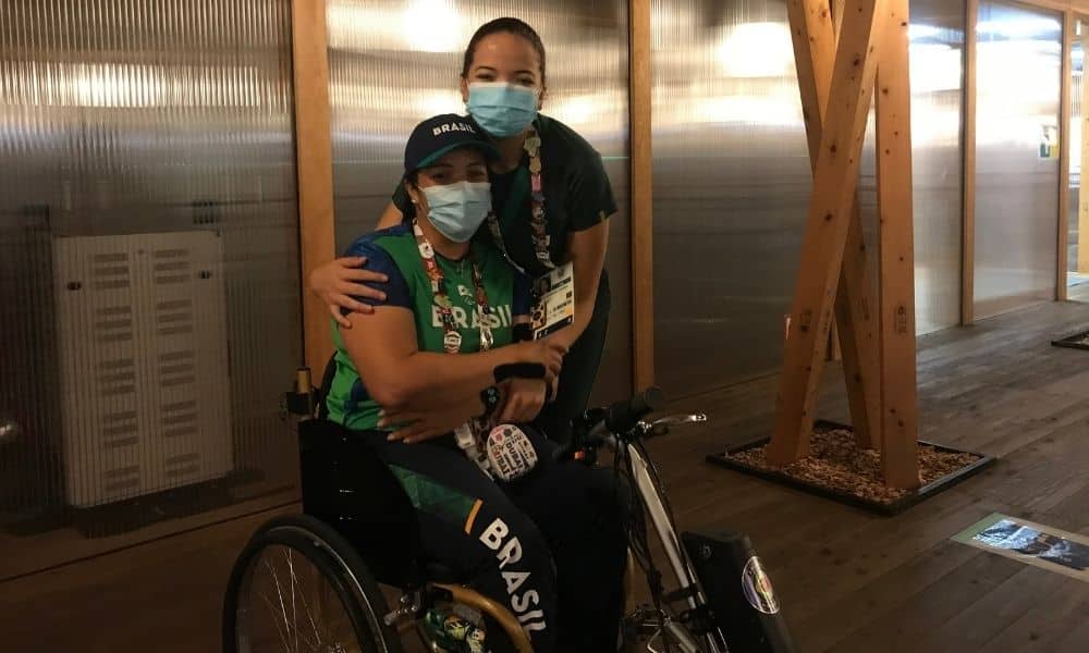 JANE KARLA E LETHICIA LACERDA JUNTAS NA VILA DOS ATLETAS JOGOS PARALÍMPICOS TÓQUIO 2020