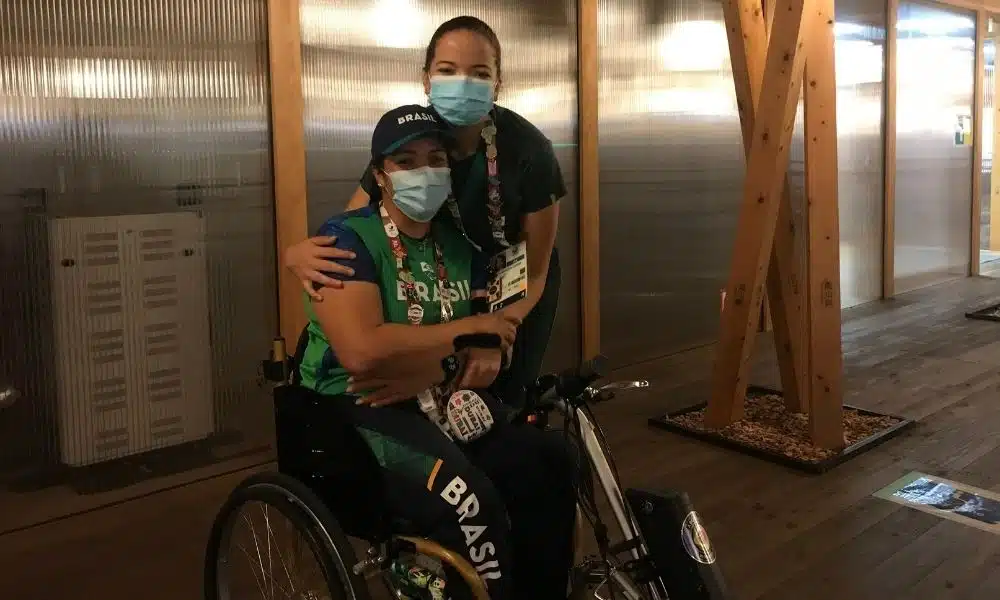 JANE KARLA E LETHICIA LACERDA JUNTAS NA VILA DOS ATLETAS JOGOS PARALÍMPICOS TÓQUIO 2020