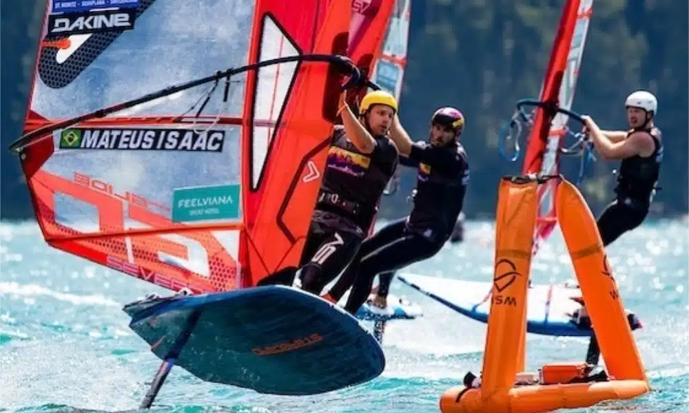 Mateus Isaac brilhou no penúltimo dia do Mundial de IQFoil